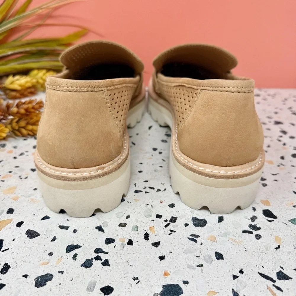 Dolce Vita Malila Tan Perforated Nubuck Lug Sole Penny Loafers Women’s 9.5